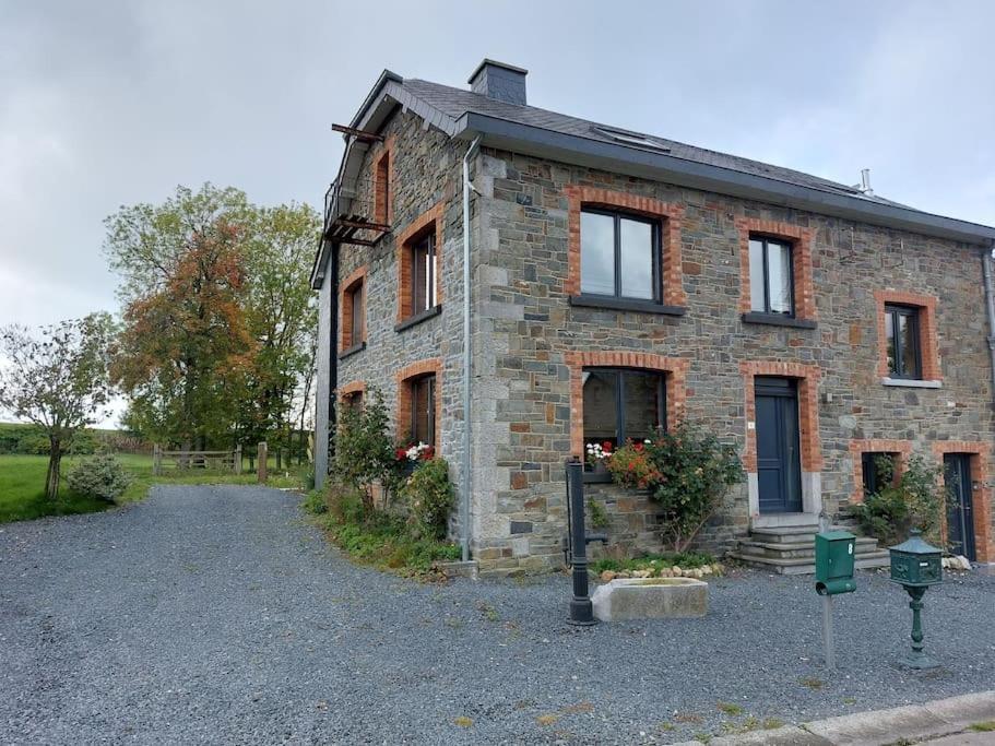 Le Reposoir Maison Spacieuse Avec Feu Au Bois Bertogne Exterior foto