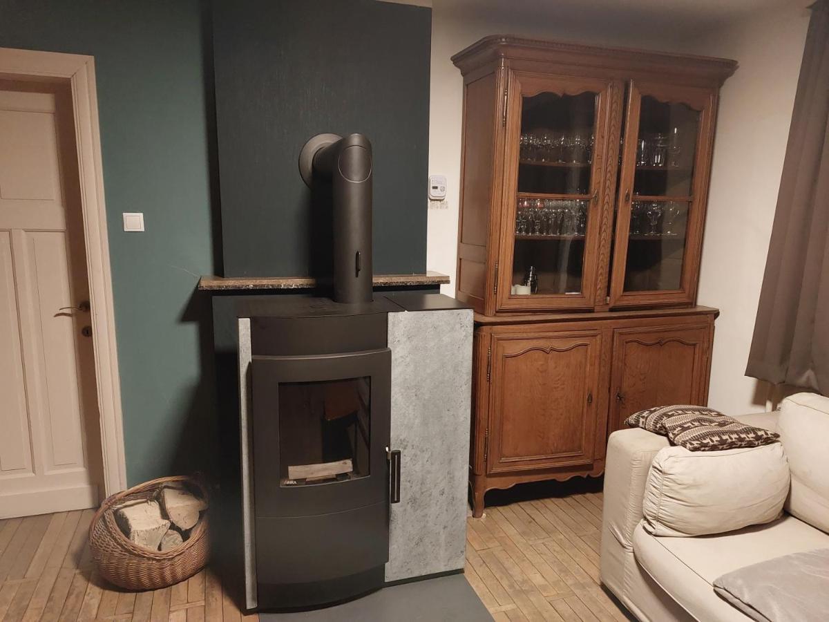 Le Reposoir Maison Spacieuse Avec Feu Au Bois Bertogne Exterior foto